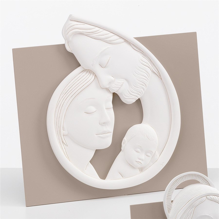 2169156_max_900_1200_quadro-sacra-famiglia-base-in-legno-ed-immagine-in-polvere-di-marmo-38x38-cm-immagine-sacra-pu-essere-appeso-o-appoggiato